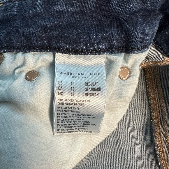 American Eagle Outfitters Women's Distressed Blue Skinny Jeans. Size 10 - Picture 5 of 7